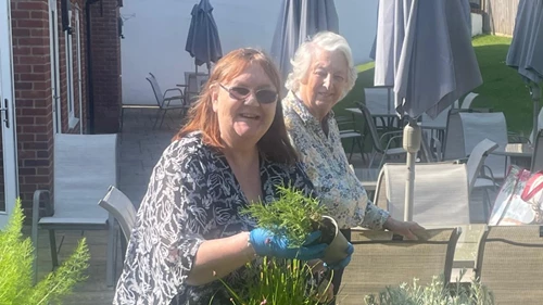 Gardening Holdenhurst2