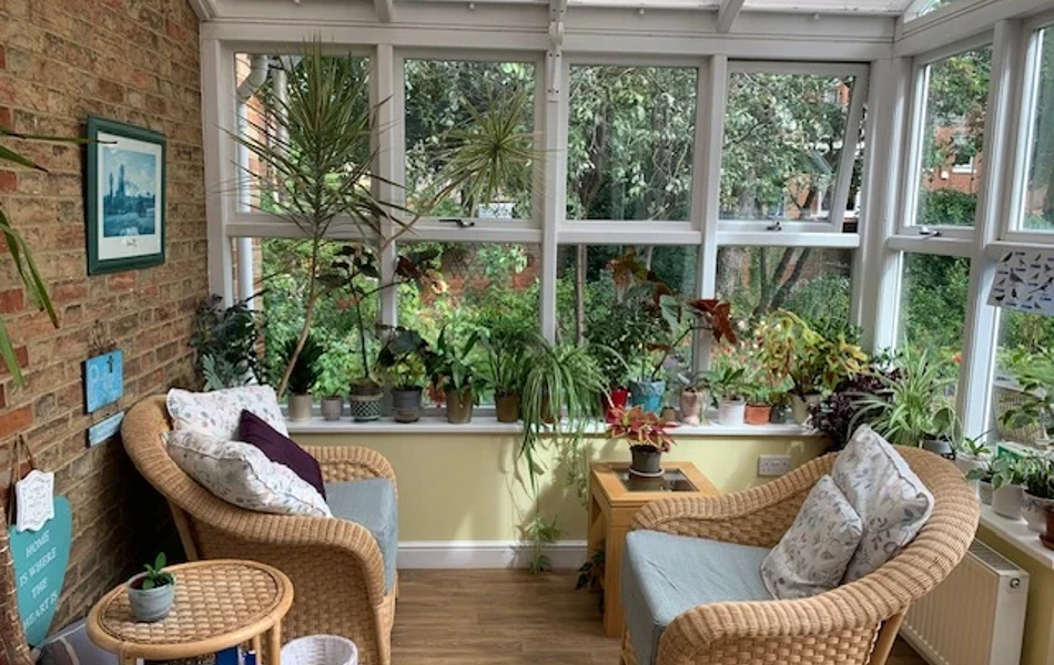 Conservatory At Brian Lewis House