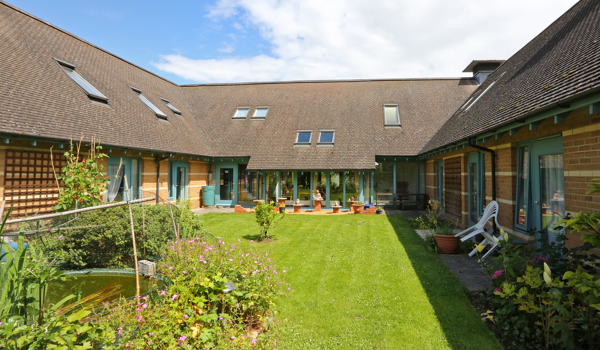 Courtyard garden at An Lac House, Cambridge CB1 3HN