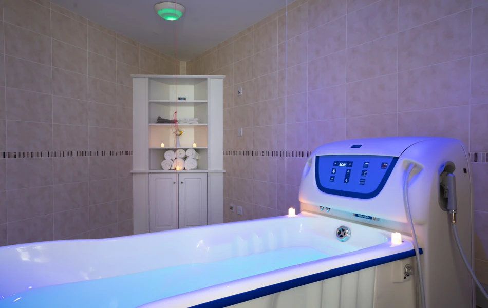 Abbeyfield Winnersh Spa Bathroom