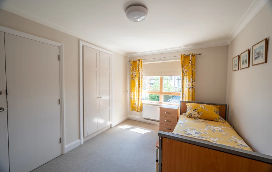 Spacious En Suite Bedroom At Winton House