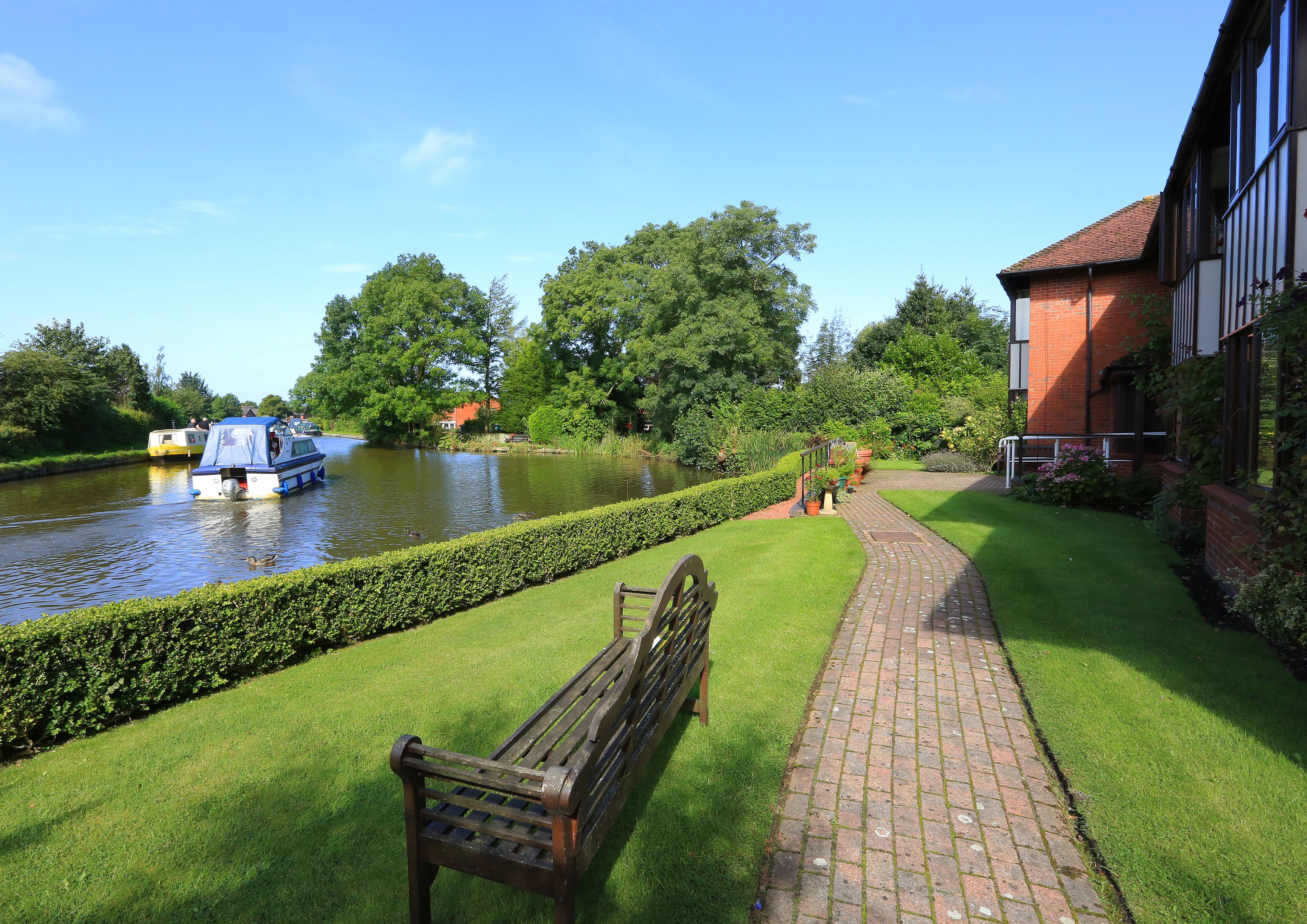 The canal at the rear of Abbeyfield House, Garstang PR3 1PA (1)