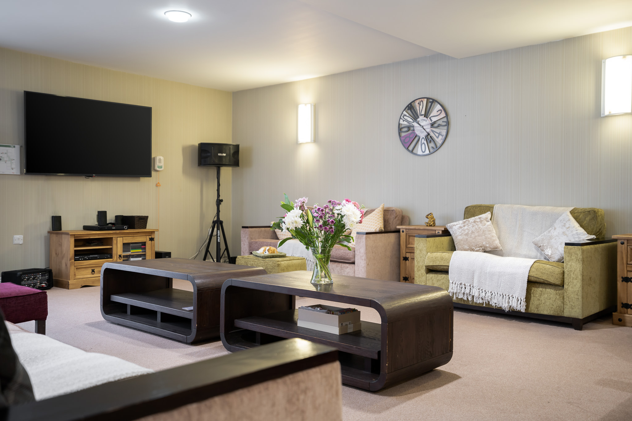 TV lounge at Hampton House, Solihull B91 2QT