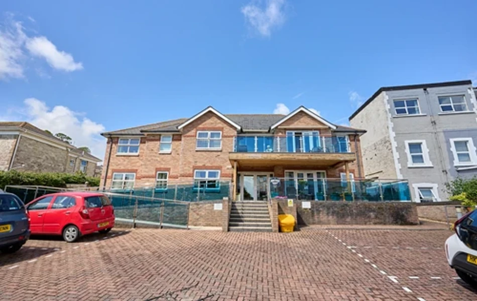 Front Harwood Court PO37 6AN