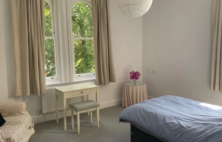 Bright and airy resident room at Tannerswood