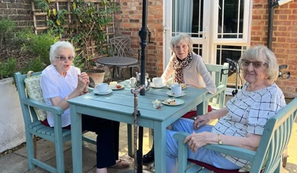 Tw Summer Cream Tea Outdoors