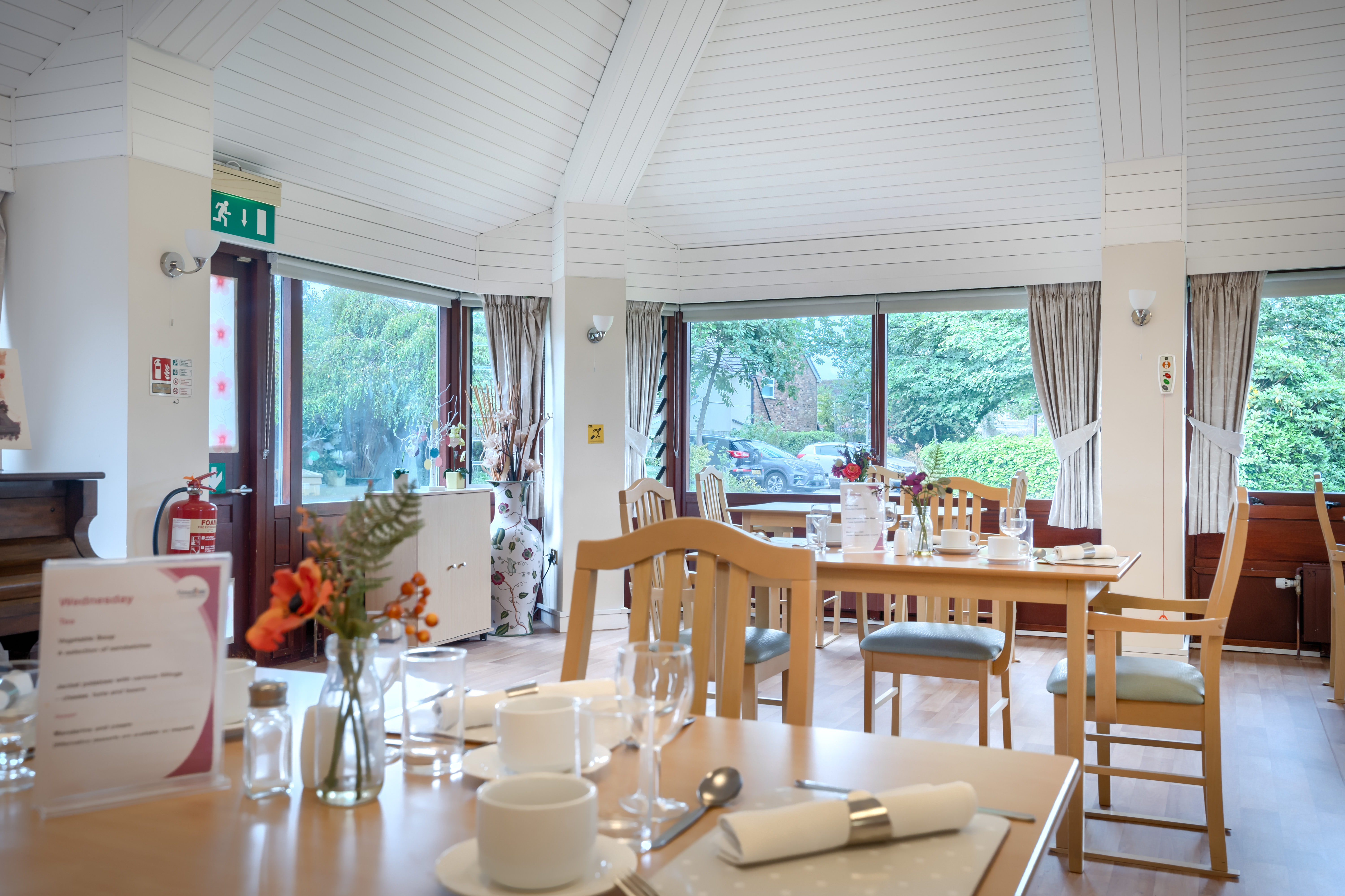 Halcyon House resident dining room