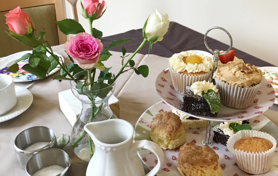Cakes and flowers at Ridgway Court, Farnham GU9 8NW