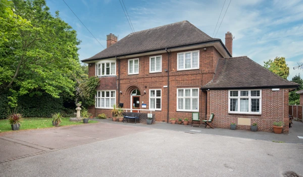 Middleton House entrance and driveway