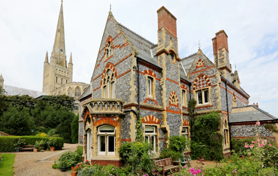 Gardens at the front of Abbeyfield House, Norwich NR1 4EH