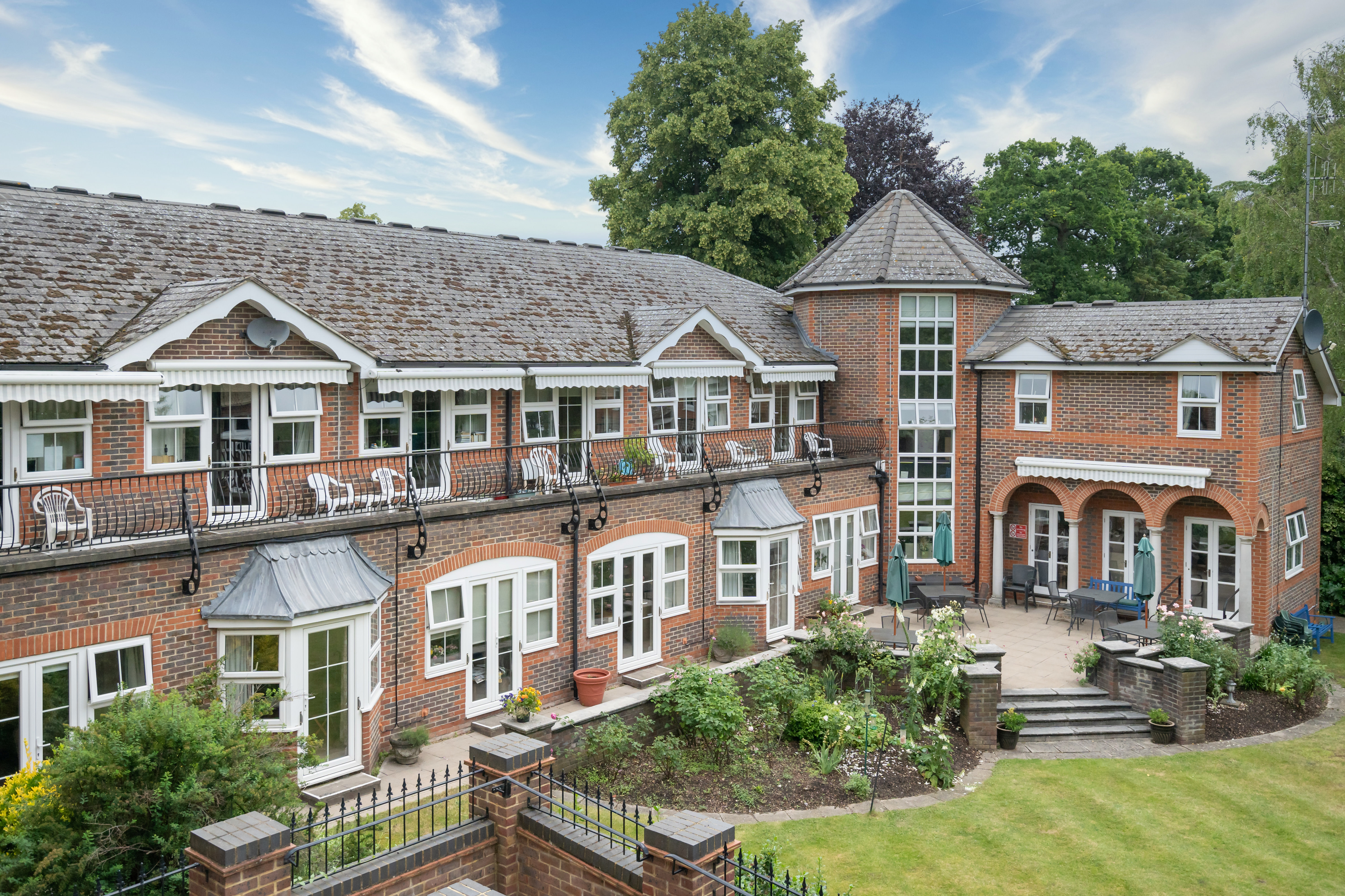 External view of Lee House Wimbledon from garden