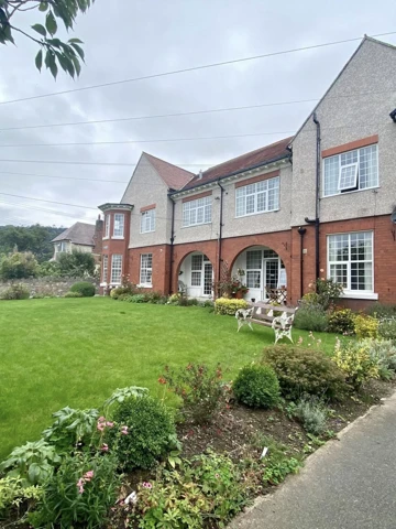 Colwyn Bay, Alexandra Road, LL29 7YB, House