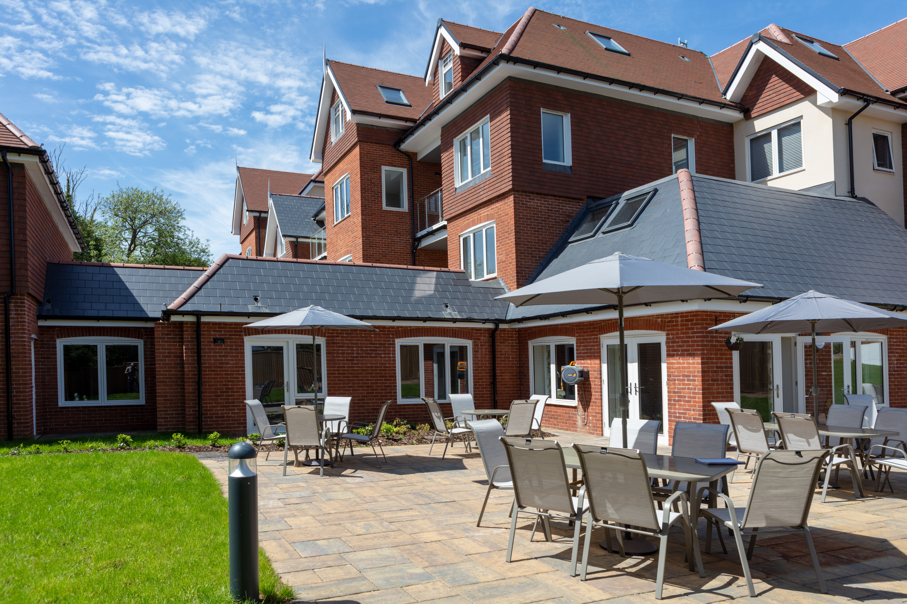 Holdenhurst May22 8847 Web