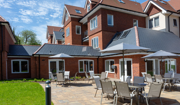 Holdenhurst May22 8847 Web