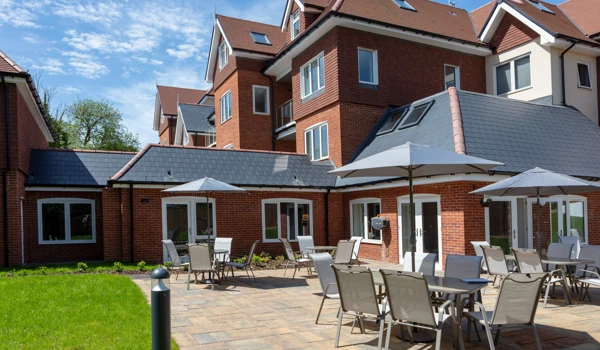 Holdenhurst May22 8847 Web