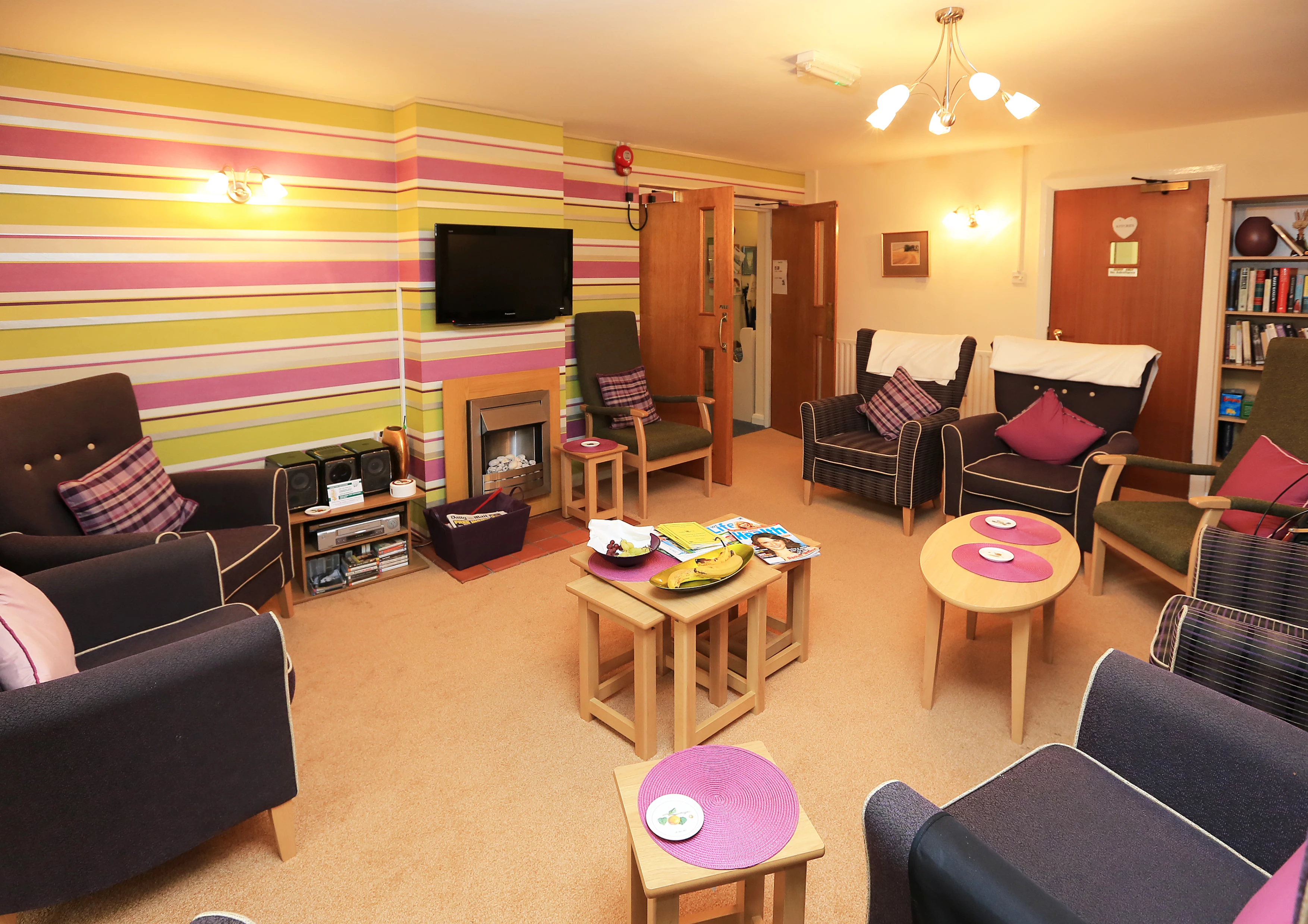 Communal lounge at Abbeyfield House, Beaminster DT8 3EQ (1)