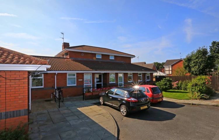 abbeyfield-house-ellesmere-port-ch65-6sq-1.jpg