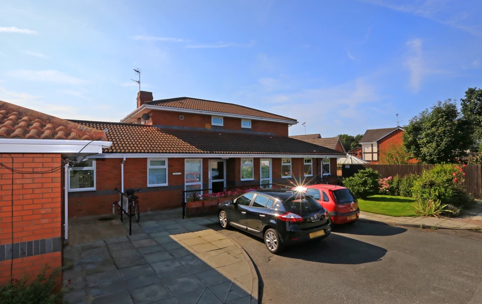 abbeyfield-house-ellesmere-port-ch65-6sq-1.jpg