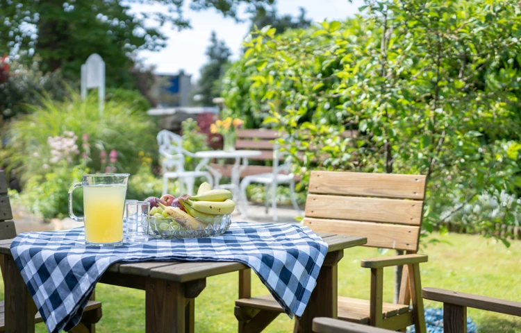 Alfresco Dining At Abbeyfield House, Ulverston