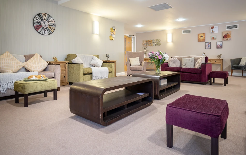 Communal seating area at Hampton House, Solihull B91 2QT