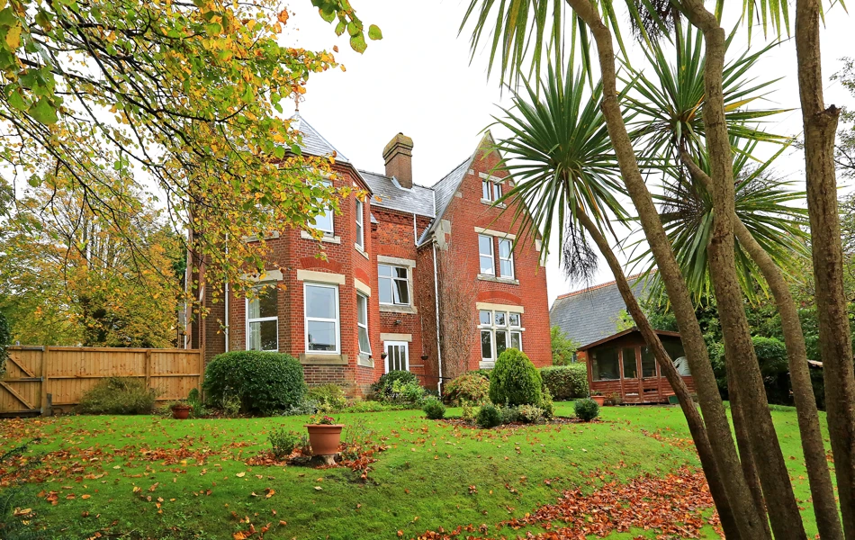 Rear and garden at Abbeyfield House, Cowes PO31 8HA (1)