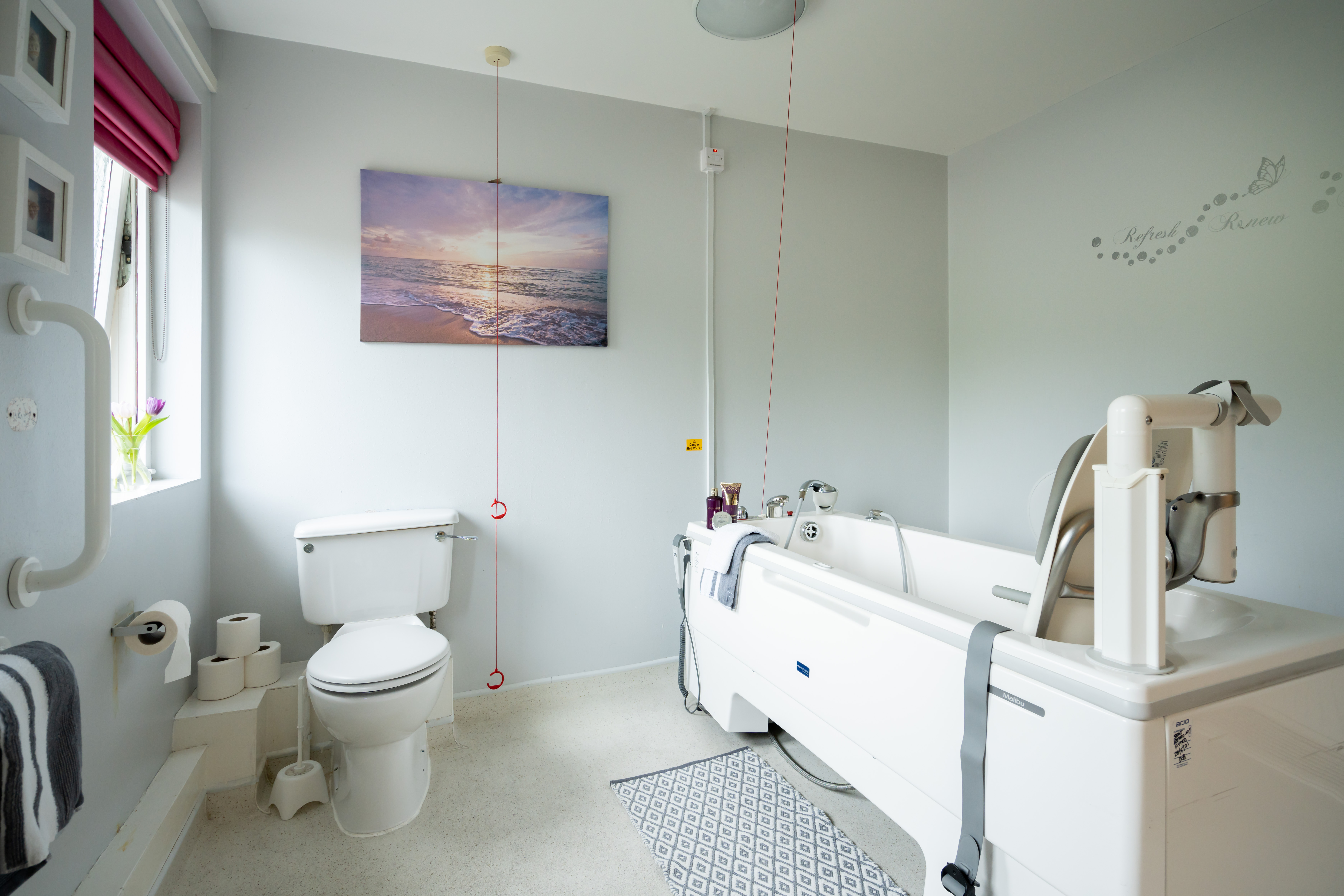 Assisted Spa Bathroom At Bradbury House