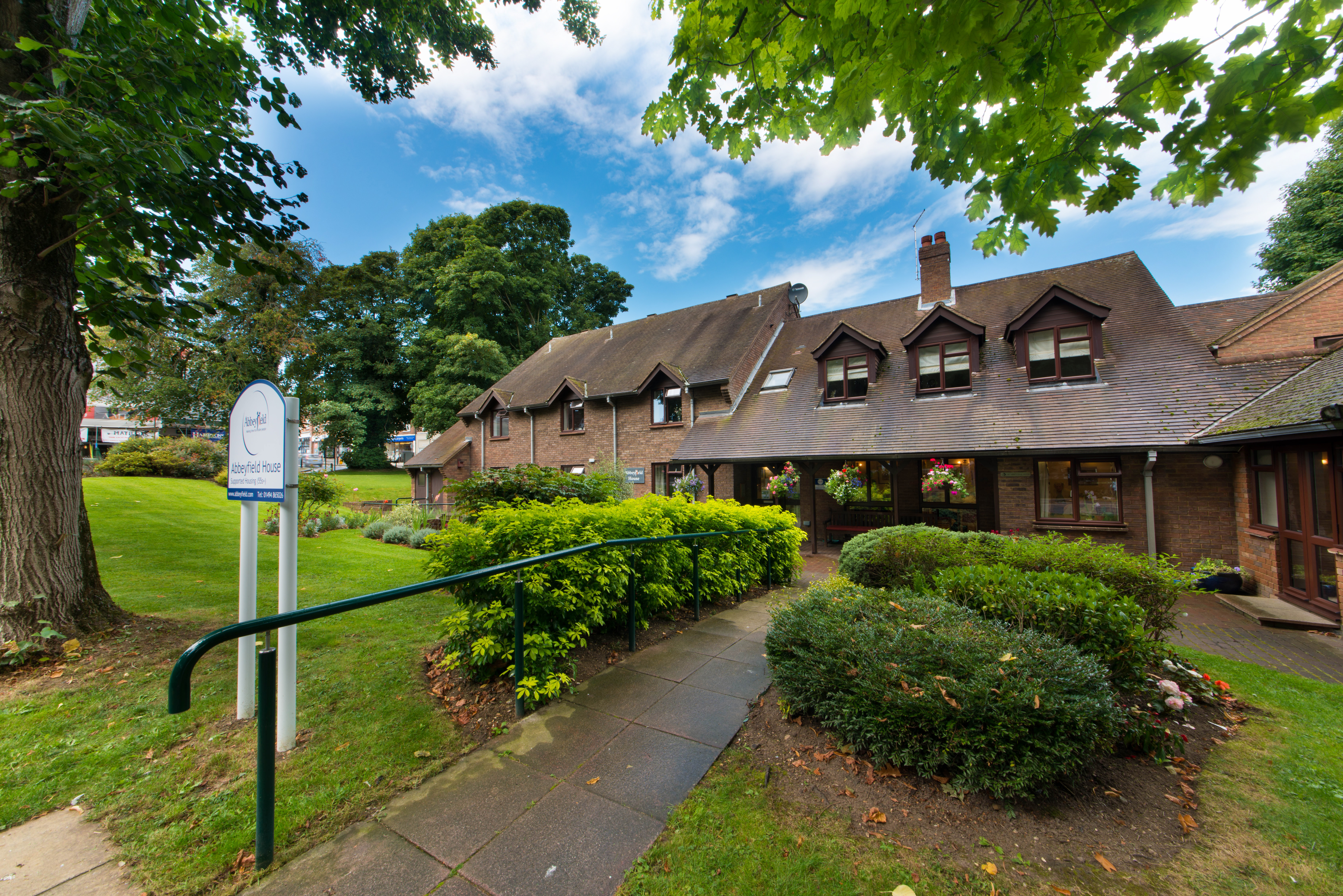 Front exterior of Abbeyfield House, Great Missenden