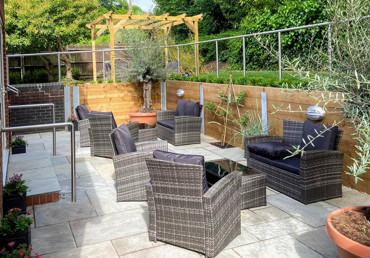Harleston patio with garden furniture