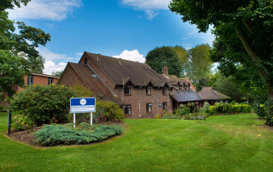 Front garden at Abbeyfield House, Great Missenden HP16 9AE
