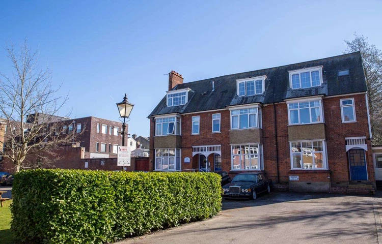 Front exterior of Abbeyfield House, Tunbridge Wells