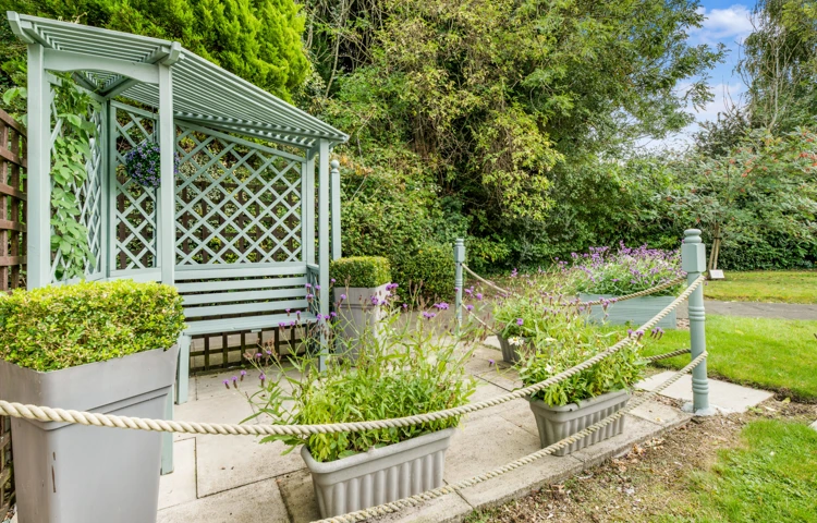 Castle Farm Summerhouse