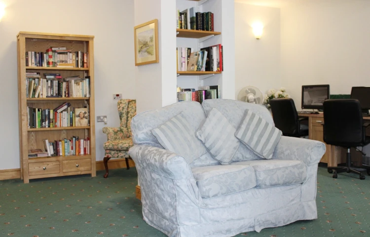 comfortable-lounge-and-reading-area-at-Abbeyfield House (SH), York YO24 1LL