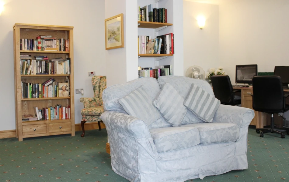 comfortable-lounge-and-reading-area-at-Abbeyfield House (SH), York YO24 1LL